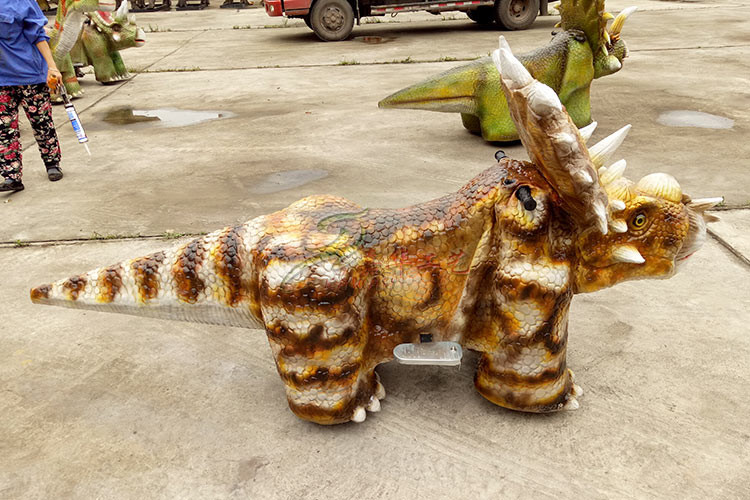 Animatonic Pachyrhinosaurus Dinosaur Battery Car Coin Operated For Shopping Mall