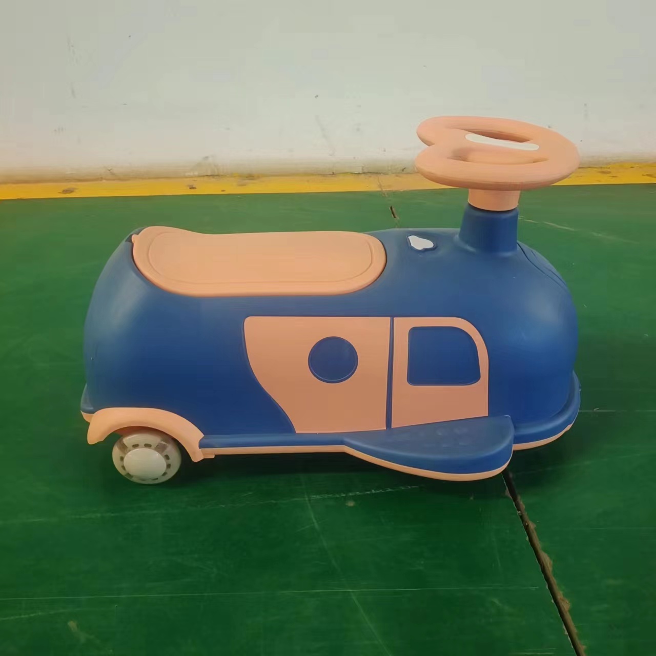 Plastic 2 in 1 Balance Bike for Baby Direct Discount and Carton Size 69.5*64*60cm