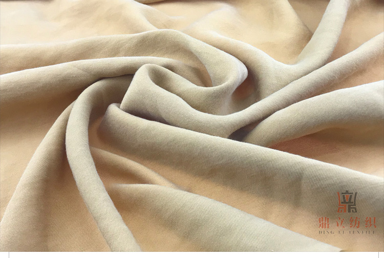 Smooth 210gsm 80% Polyester 20% Rayon Twill Blend Fabric Soft