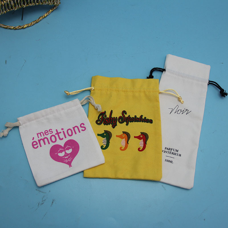 Plain White Gift Packaging Drawstring Bag Closure Type 8 X 10cm Size OEM Service