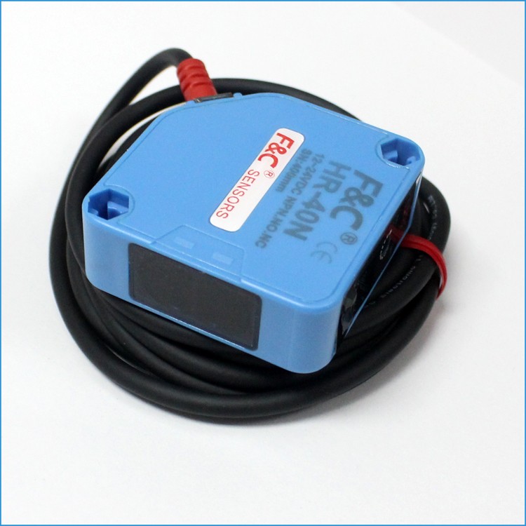 12Volt 4 Wire Reflective Photoelectric Sensors Switch PNP Diffuse Square Sensor.jpg