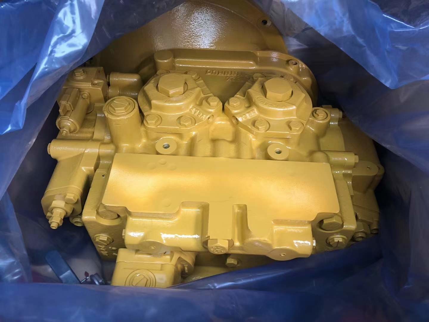 Piston Pump 213 Hydraulic Pump 30800 Motor Pump SAT422DB Pump assembly 428B Main Pump