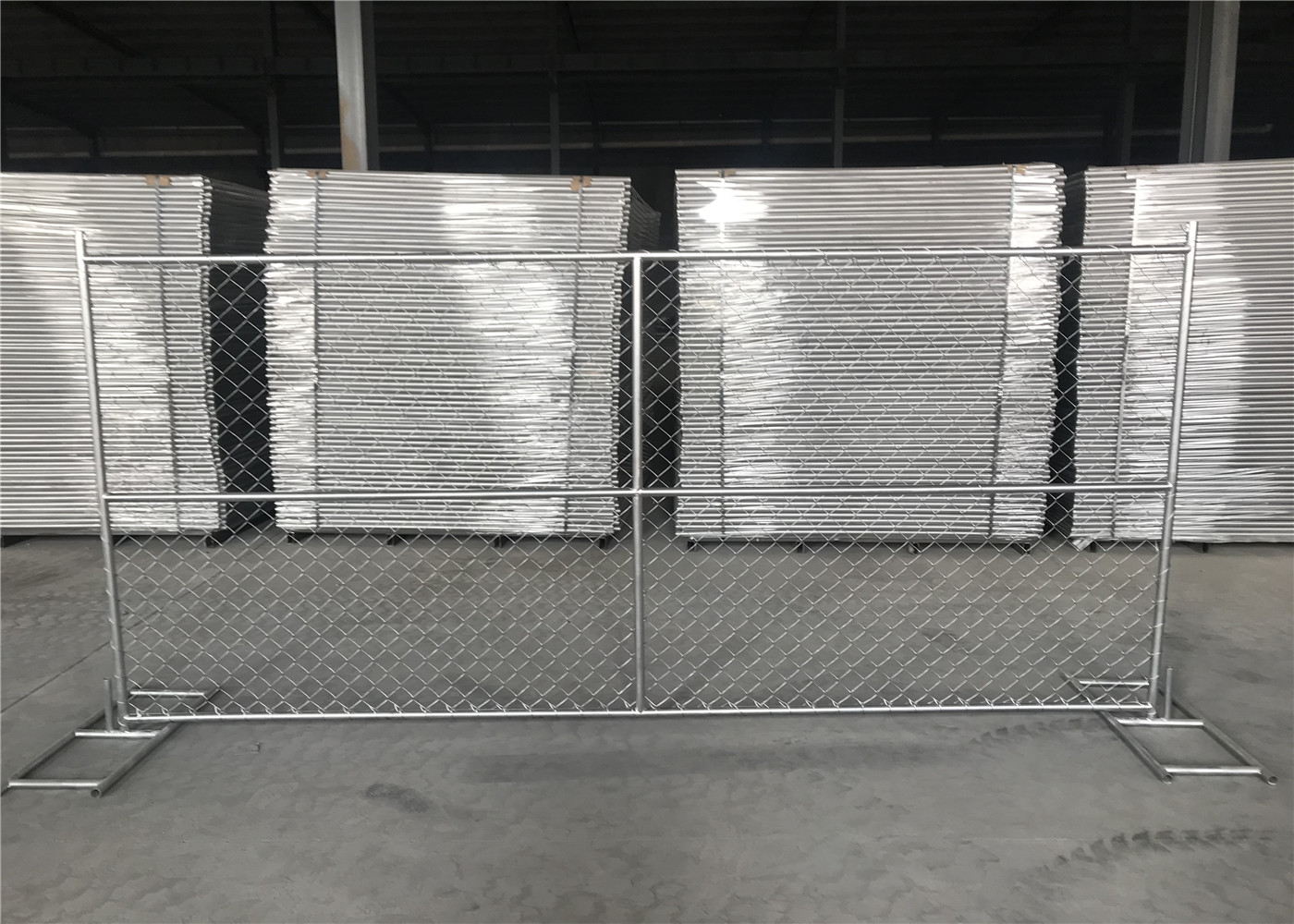 Chain mesh 2½"x2½" (63mmx63mm) x 11.5ga wire construction fence 8ft x 12ft Outer tubing 1⅝"(42mm) x 16ga thick