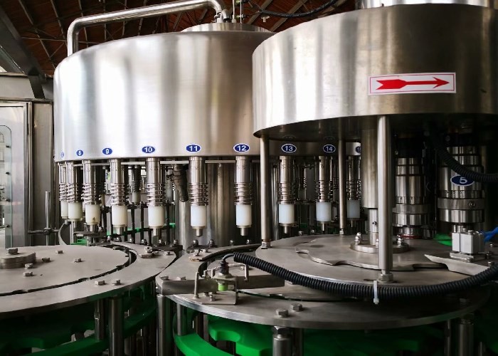 24000BPH 7.87KW Bottled Water Filling Machine PET Plastic PLC SUS304
