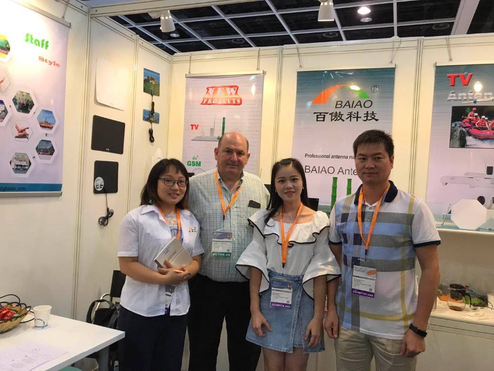 Telescopic 5 - 28dBi Car TV WiFi Antenna With Sucking Disc