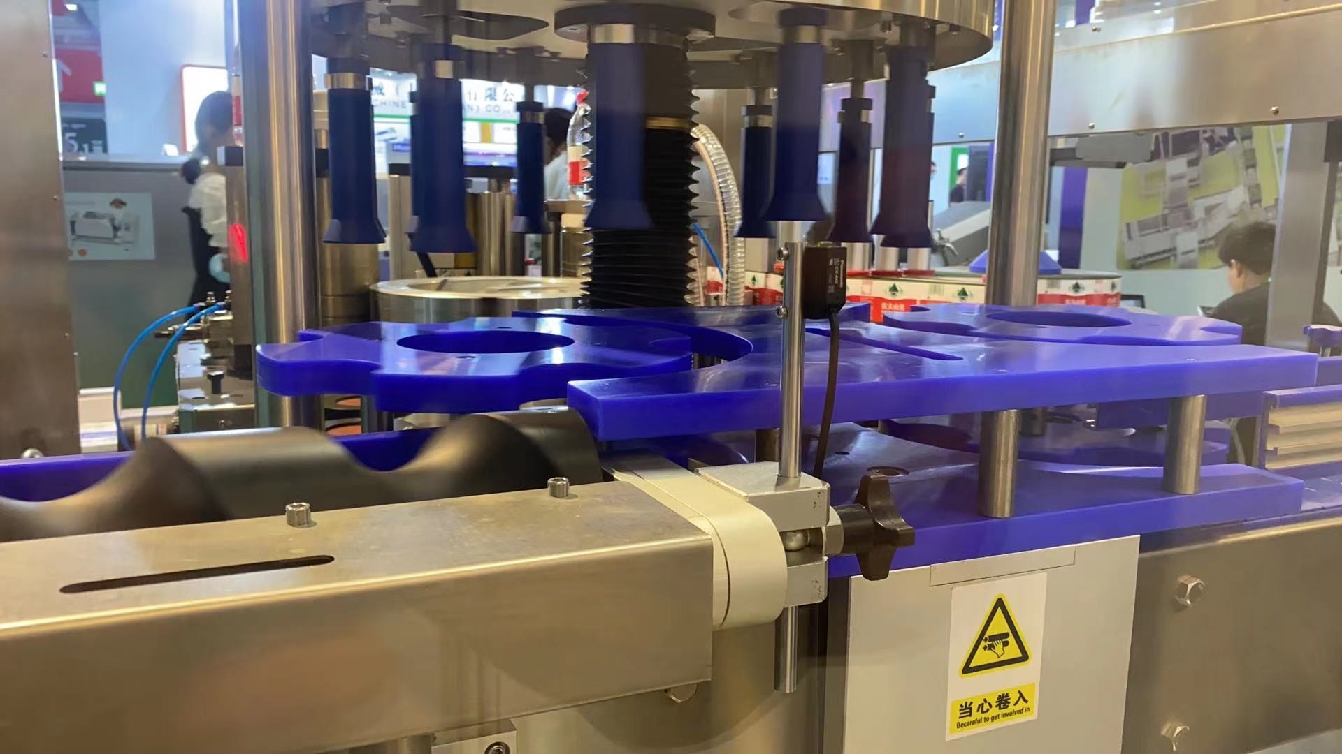 OPP Juice Beverage Round Bottle Sticker Labeling Machine Automatic