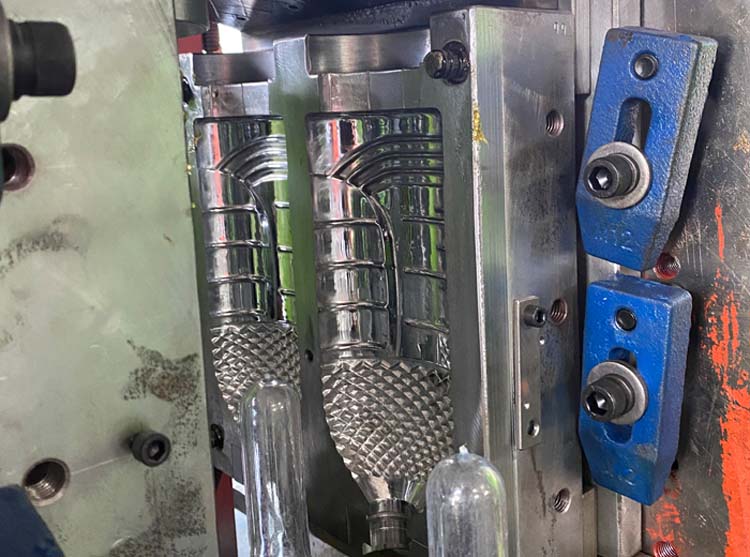 2022 Year Semi Automatic Plastic Bottle Making Machine for Beverage Cosmetic Oil Water