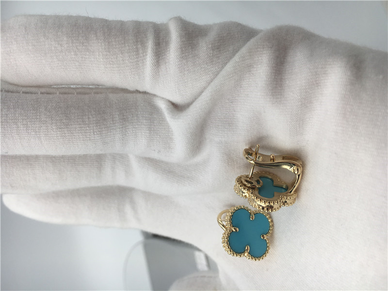 Van Cleef Arpels Sweet Alhambra earstuds 18k yellow gold with turquoise