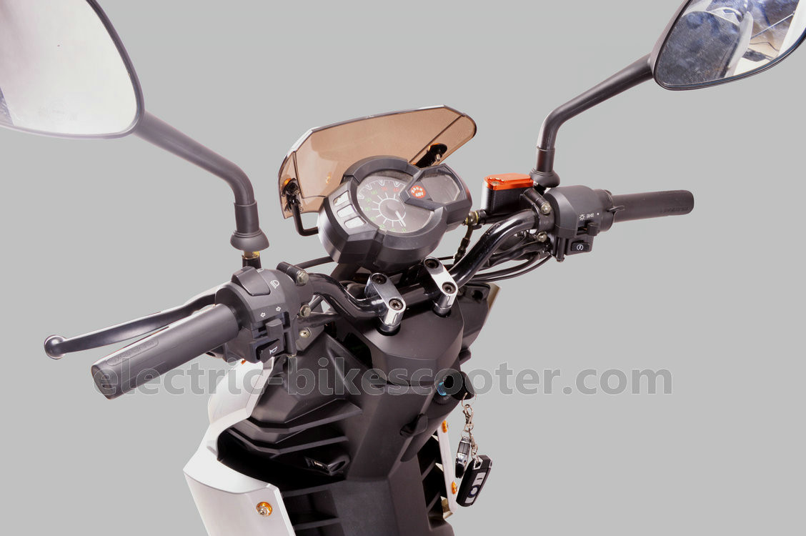 35 mph Electric 2 Wheel Scooter Gear motor strong climb ability 500W 60V With Alarm System