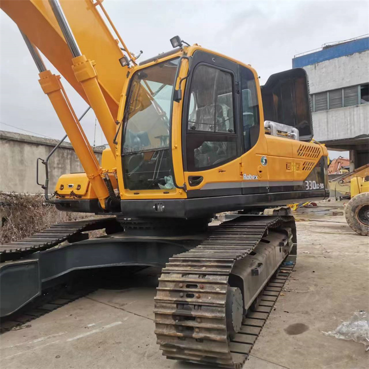 Hyundai Excavator 330 Crawler Chain Moving Type Machine Weight 32000 KG Korea Original