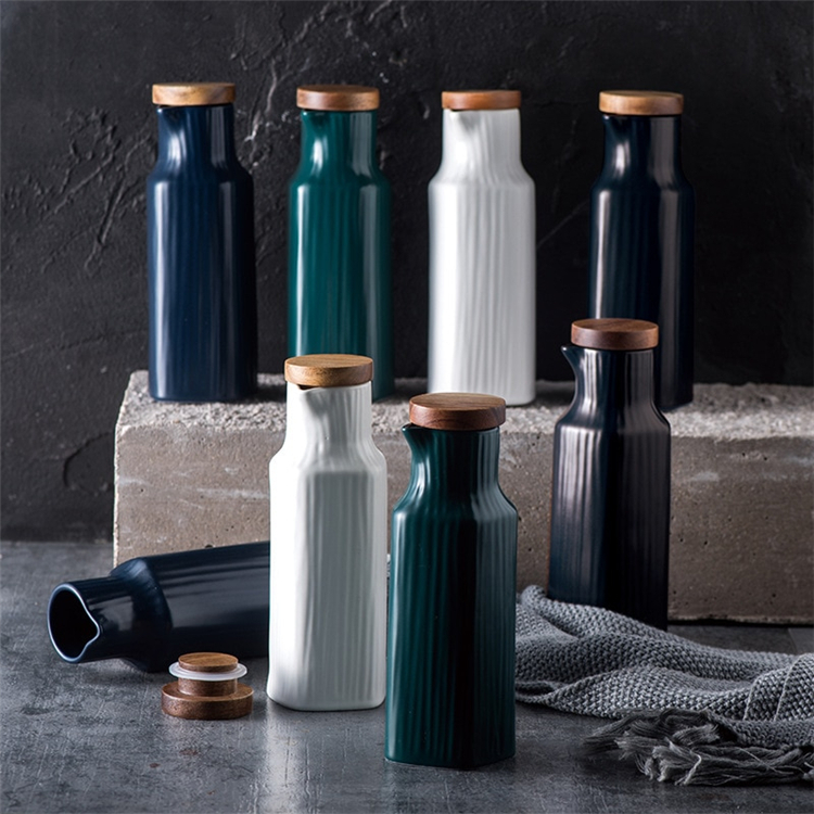 Home goods cheap custom color ceramic vinegar oil dispenser with wooden lid