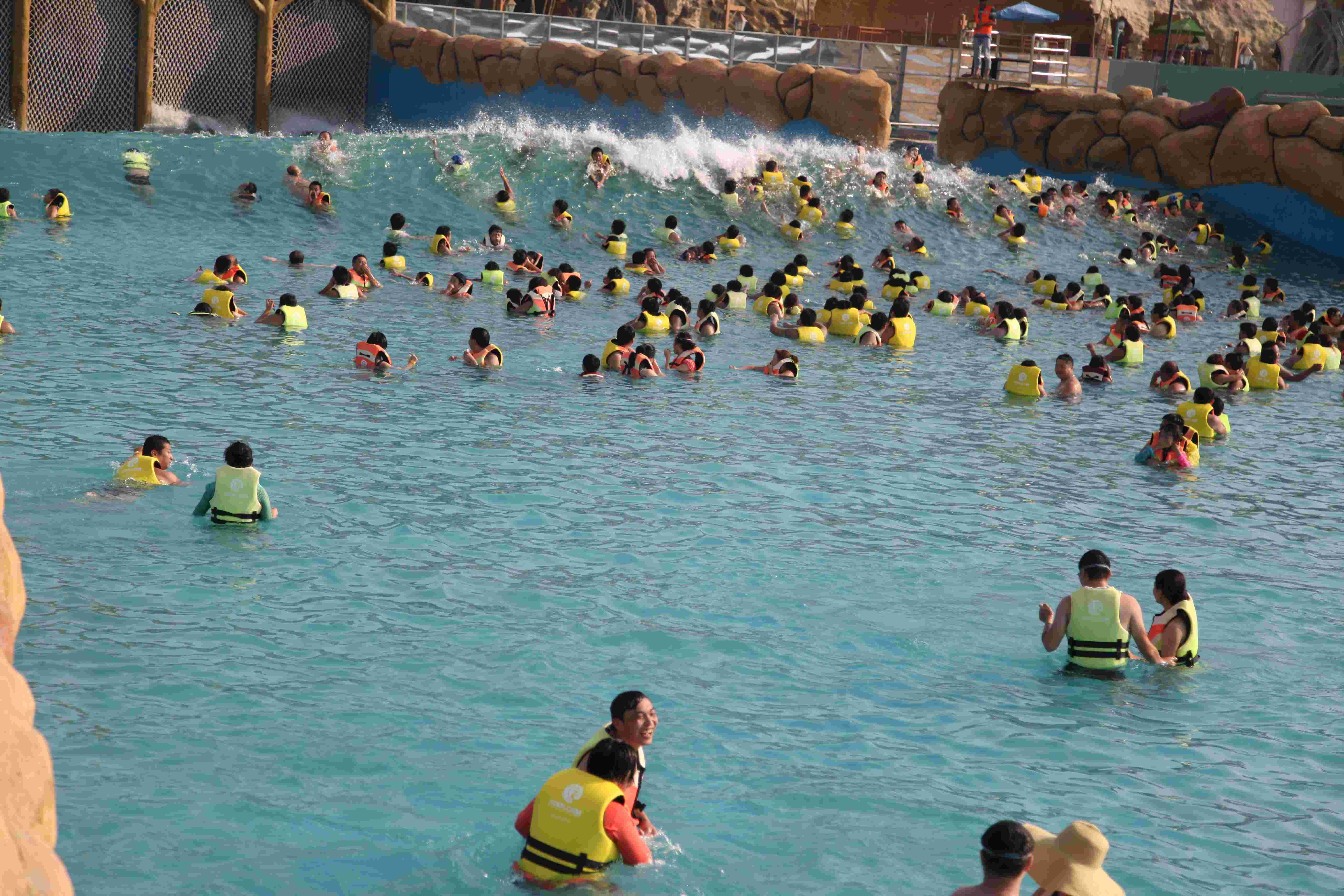 Customized Pneumatic Wave Generation For Wave Pool With 5000 SQM