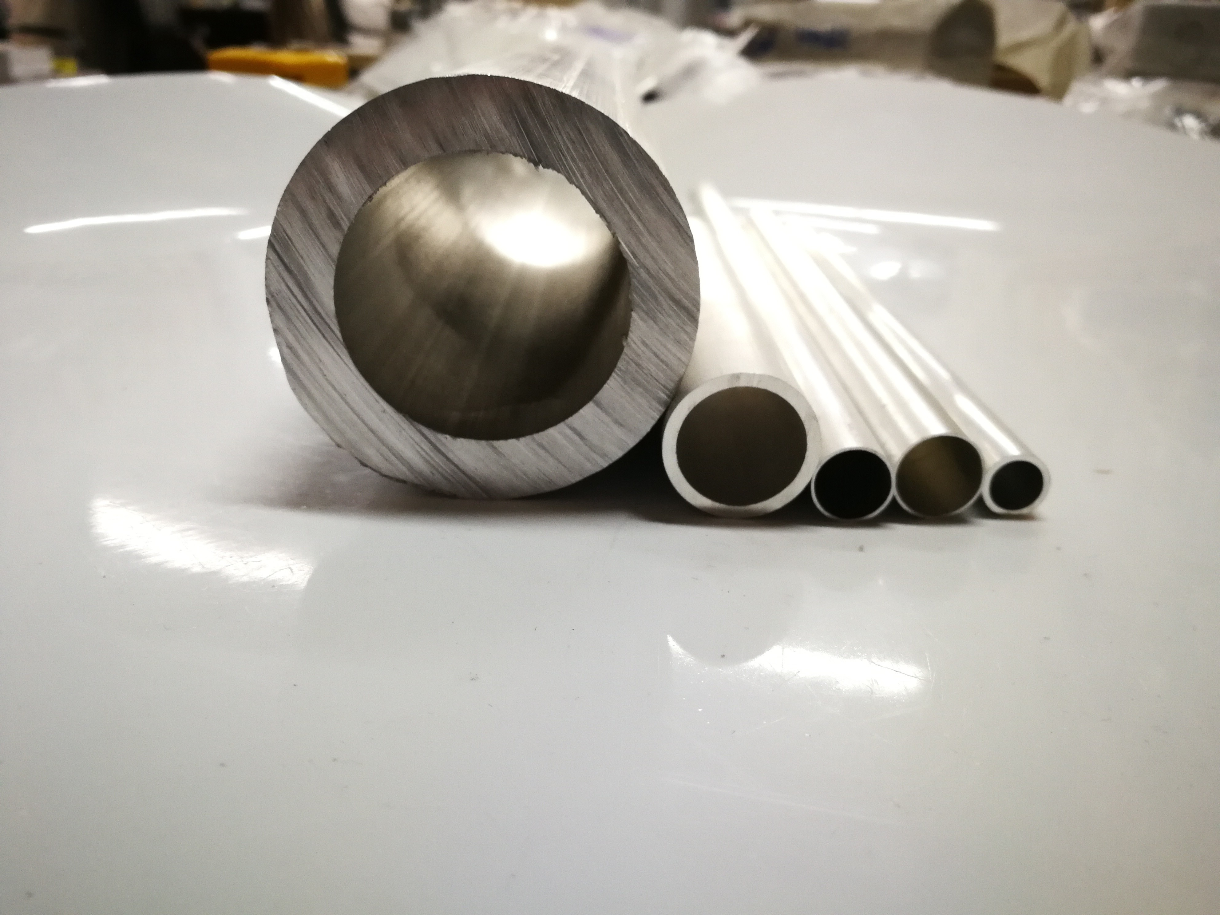 300mm Diameter Round Aluminium Tube Profiles For Dock Building