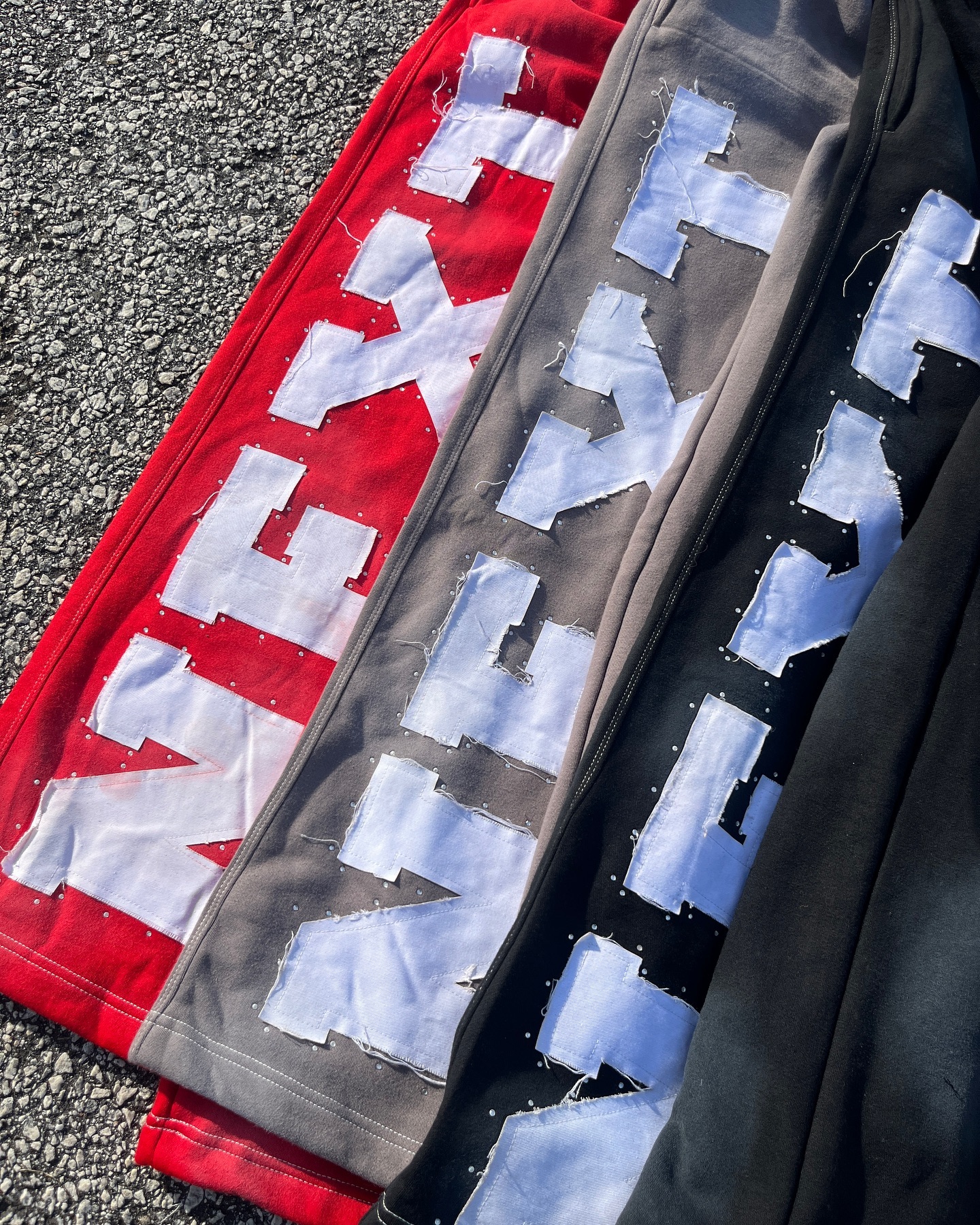 Custom Men's Sweatpants Embroidered Patch Streetwear Tracksuit 2-Piece Tracksuit Set Letter Applique Embroidery OEM Design