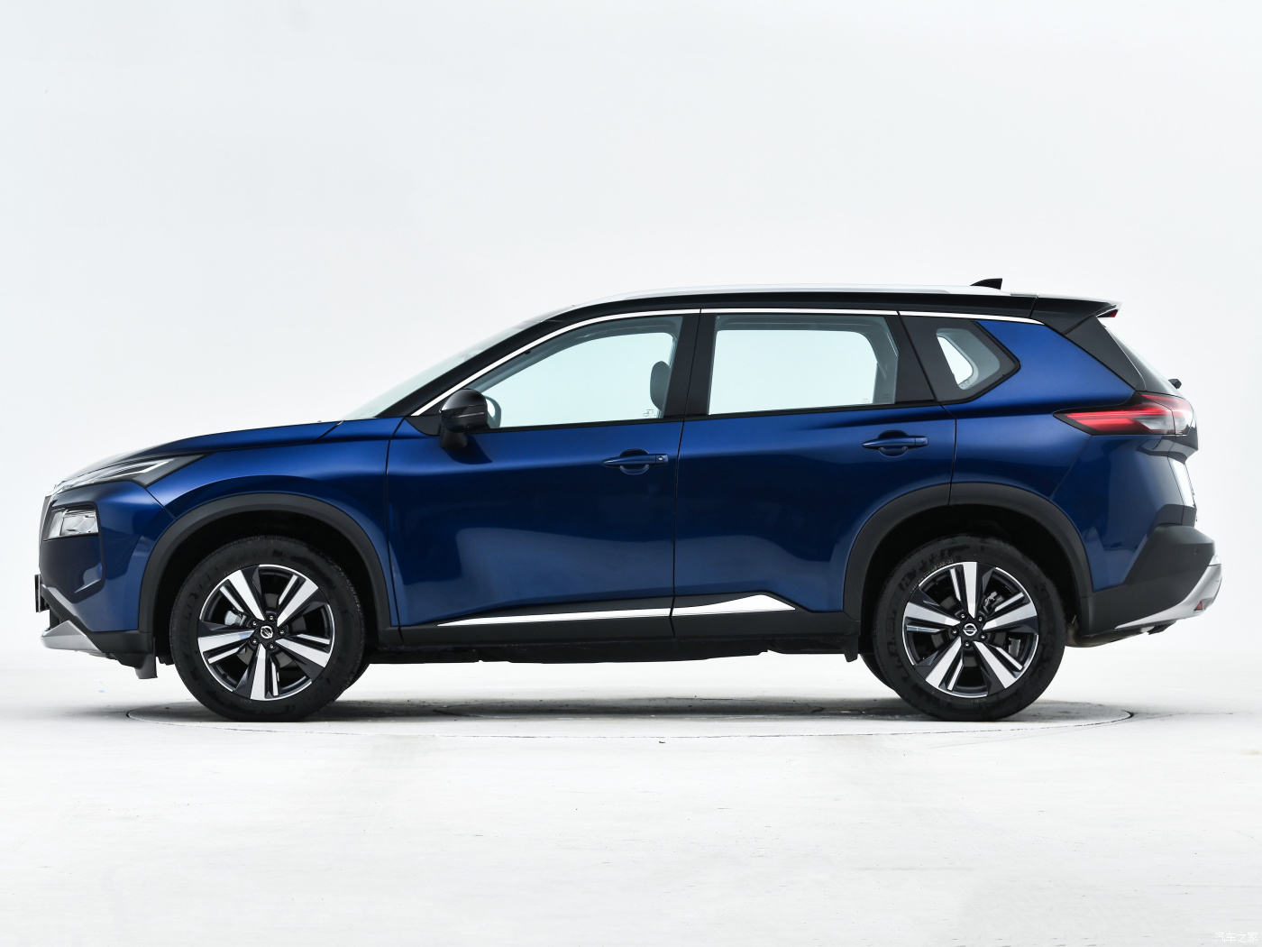 2024 Model Nissan X-trail SUV 0km Second Cars Rear Suspension Multi-link Engine Capacity 4L Gasoline Automobiles Vehicles