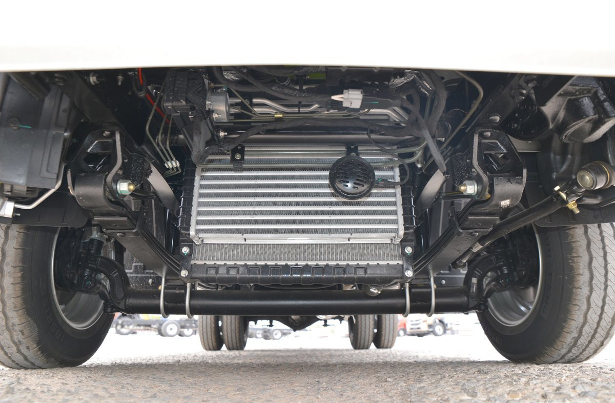 Used Small Trucks Foton Cargo Truck Single Cab 3.6 Meters High 122hp