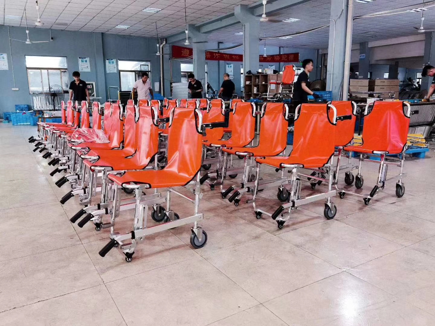 97CM 20 In Hospital Furniture Equipment ABS Multi Function Single Shake Nursing Care Bed