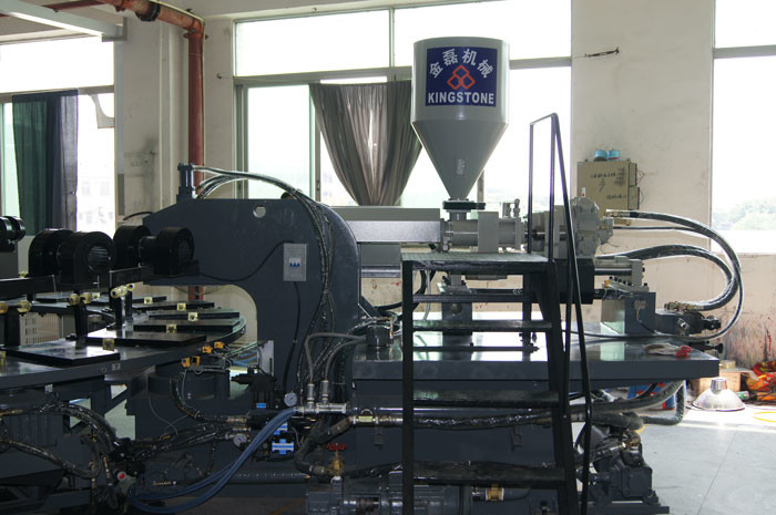 1 / 2 / 3 Color TPR PVC Sole Making Machine 100-120pairs / Hour For Plastic Shoes