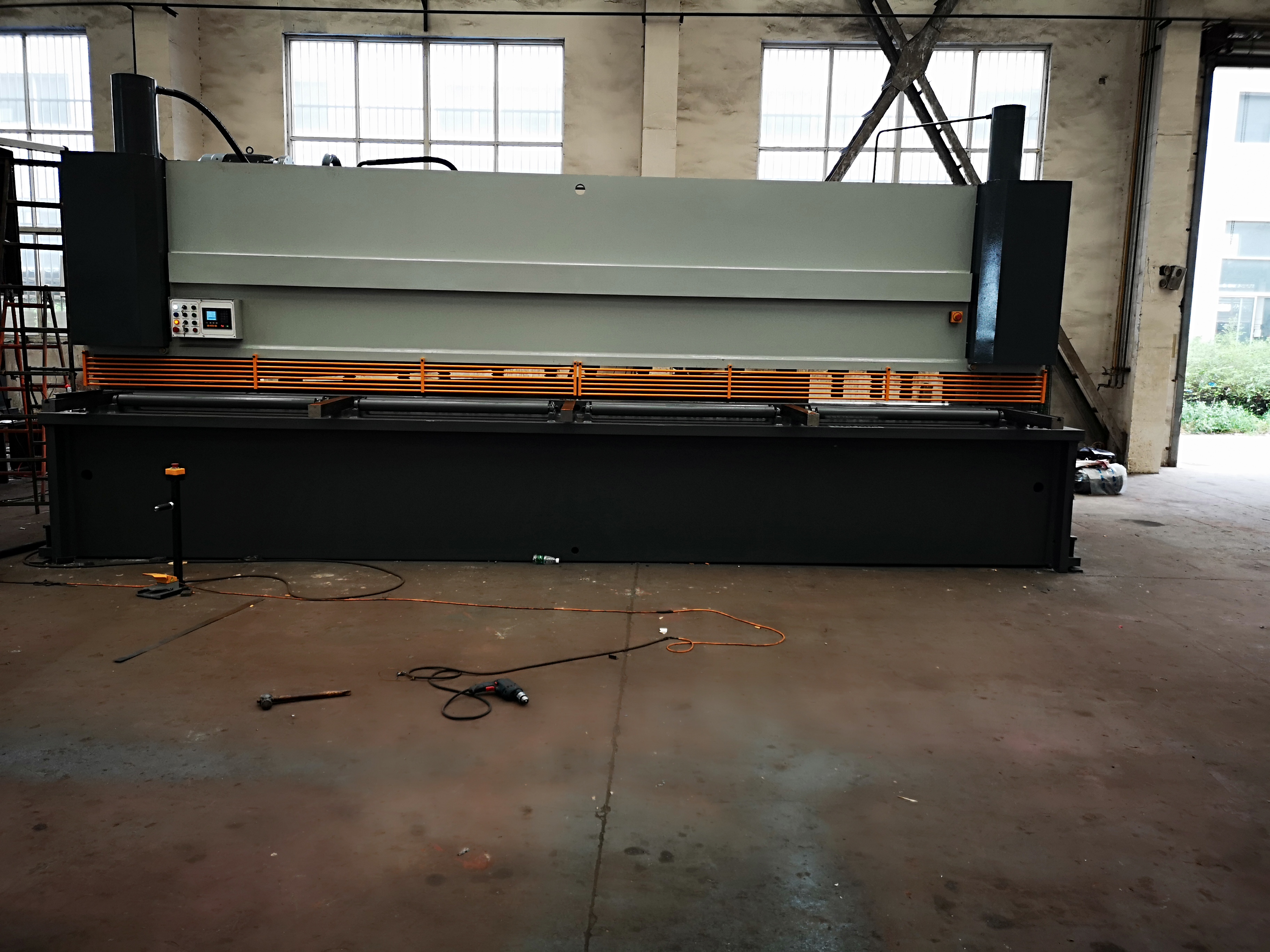 Qc12k-6x3200 Metal Automatic Hydraulic Guillotine Shearing Machine 3200 Mm