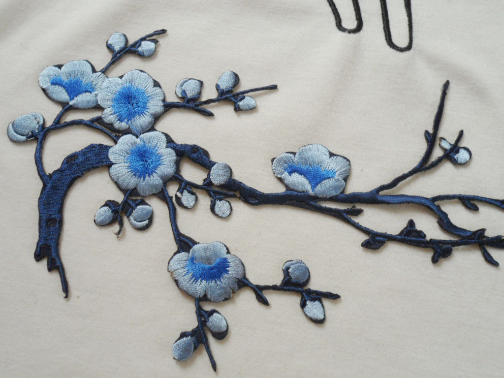Hot Fix Motif Wintersweet Embroidery Lace Flower