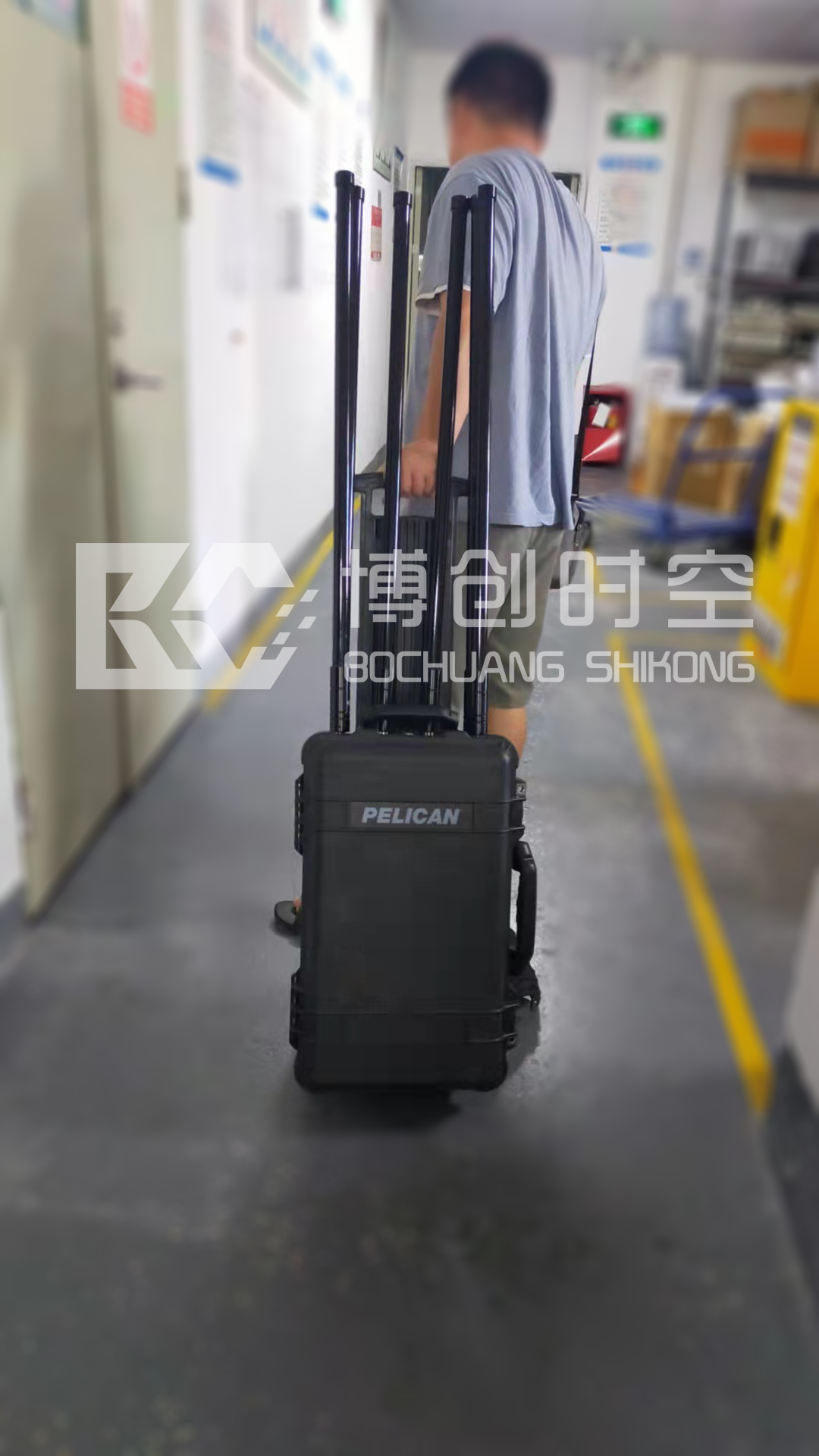 Trolley box style UAV drive off equipment 1500m automatic drive forced landing UAV jammer frequency can be customized
