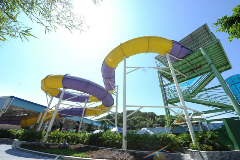 Large Holiday Waterpark Project , Indoor Amazing Funny Water Park / Customized water slide