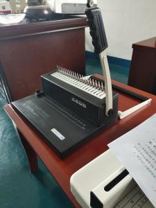 China Small Comb Binding Machine With Two Kinds Hand Shank on sale