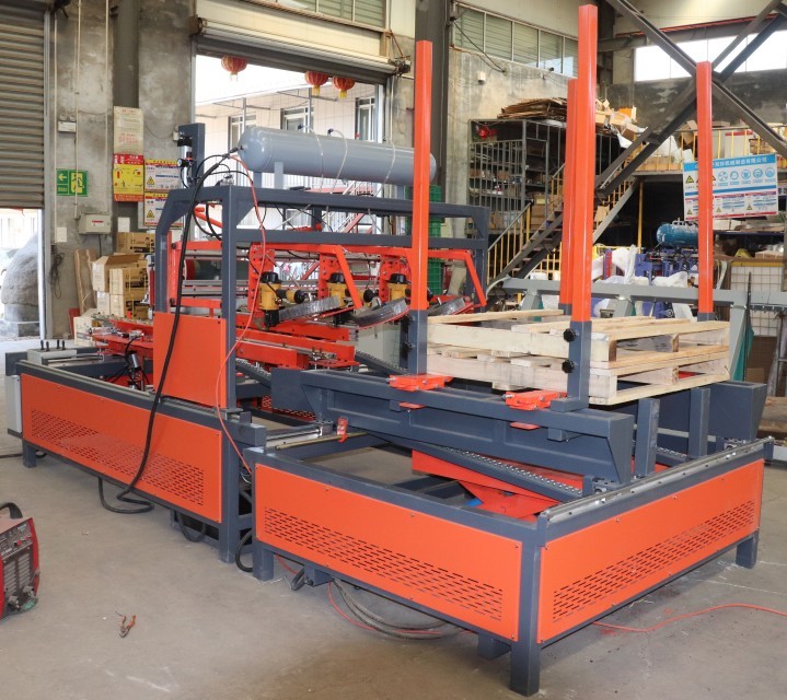 Pneumatic Semi Automatic Pallet Nailing Machine With Palletizer
