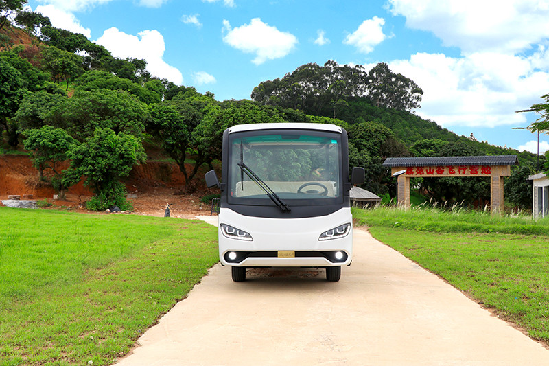 8+3 Passenger Electric Sightseeing Shuttle Bus With 7.5KW Lithium Battery For Amusement Areas