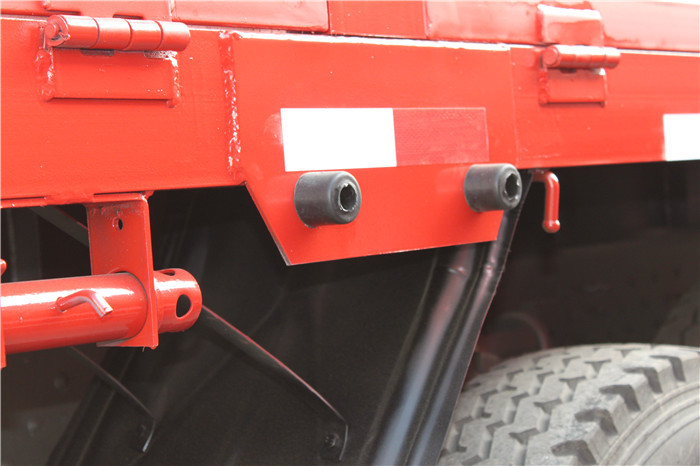 Comercial Cargo Truck , SINOTRUK Heavy Cargo Truck 6x6 371hp EURO III HW79 Cab