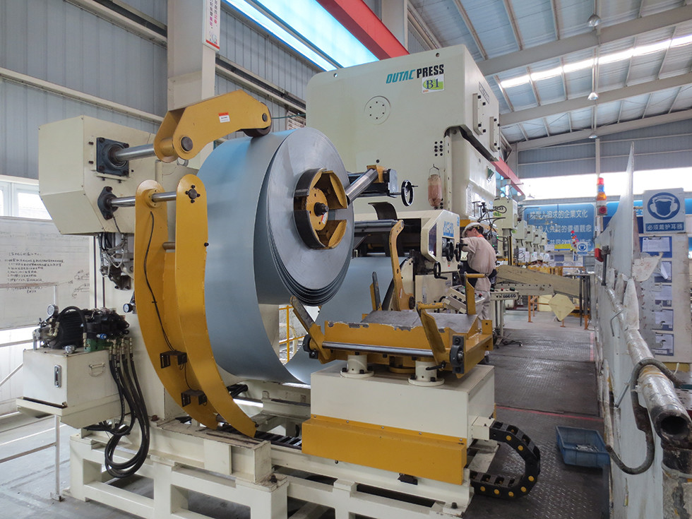 Material Rack NC Leveler Feeder Trolley Car Coil Handling System Decoiler Straightener Feeder
