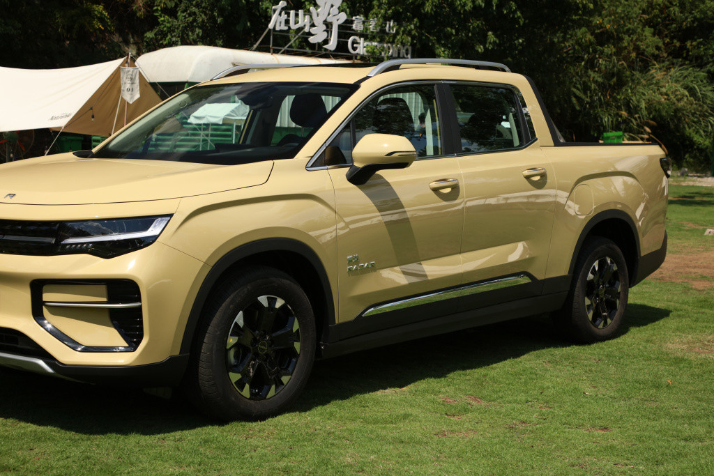 Geely Radar Rd6 Ev 410 / 550 / 630km Pick Up Truck Lithium Battery High Speed New Energy Vehicles