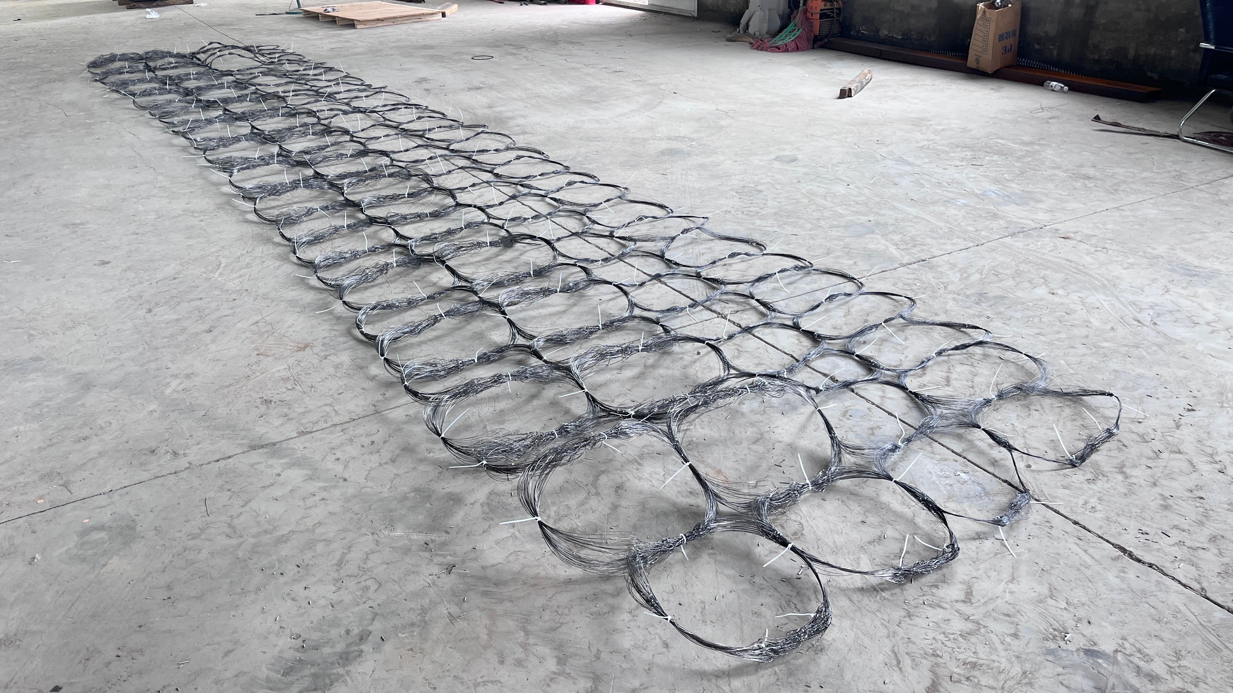 KN Inconspicuous Steel Wire Tank Barrier Fence Engineering Obstacles Anti-tank Wire Net