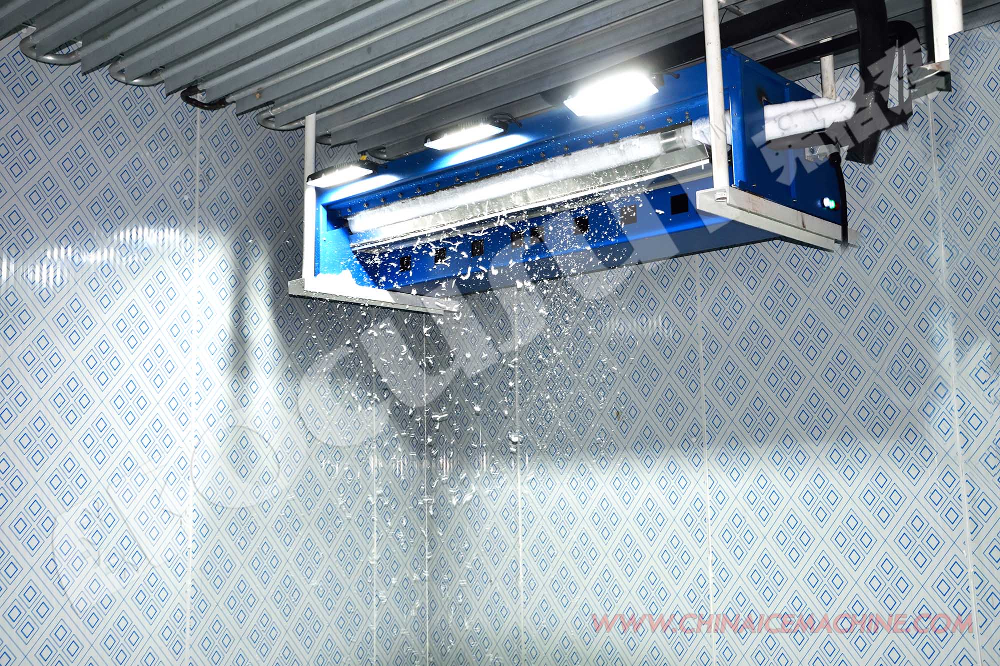 1500kg/24hours White Christmas Snow Making Machine Indoor for Core Components PLC