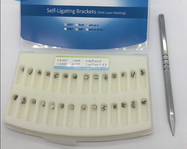 Torque Designed Metal Dental Braces With Double Wings Constructure Smooth Surface