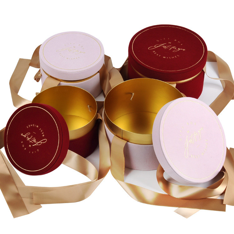 Red Cylindar Candy Packaging Box With Ribbon Tied Velevt Gift