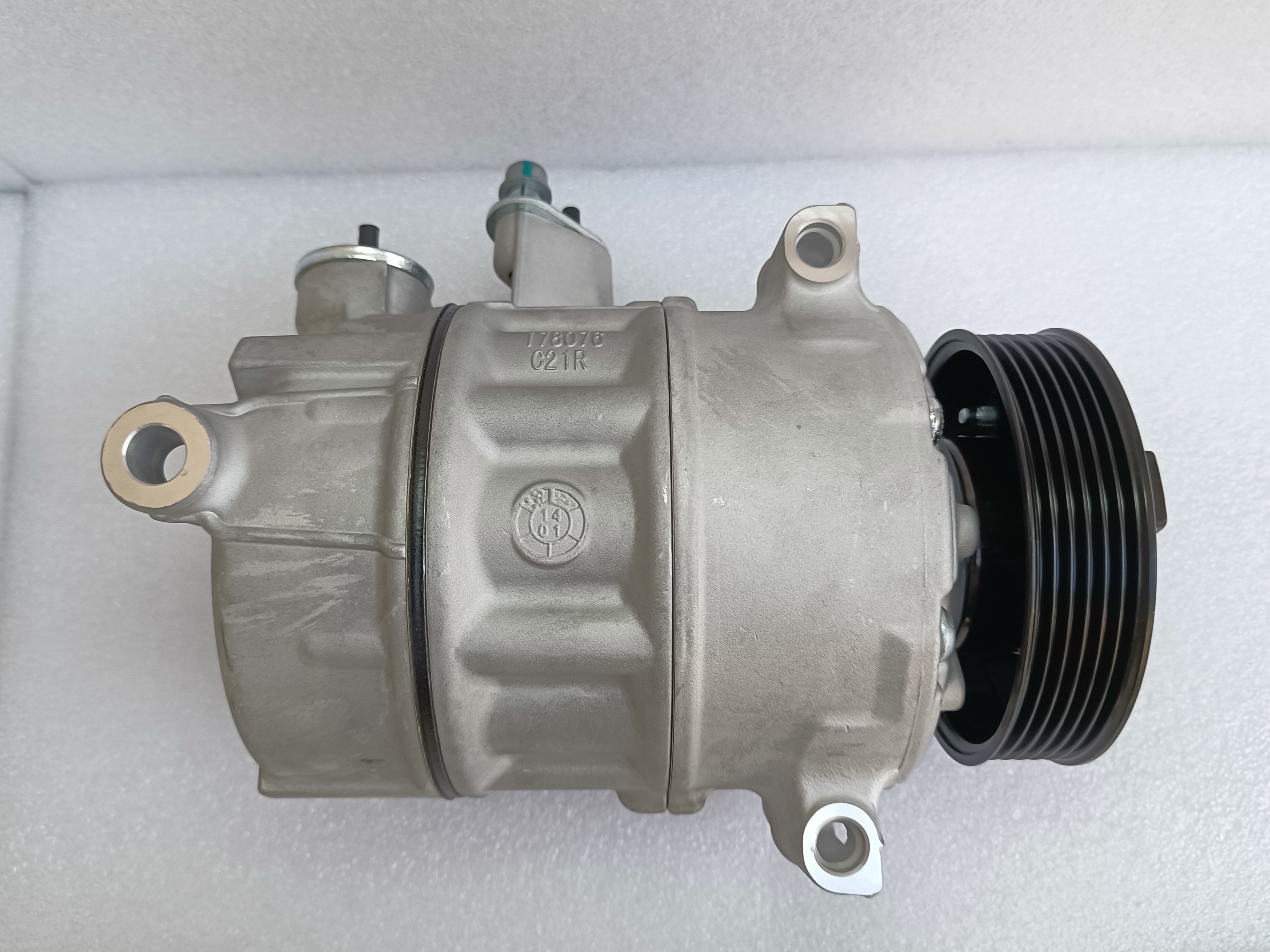 Auto AC Conditioning Compressor For German Volkswagen Tiguan CC 1KD820803K DS84001