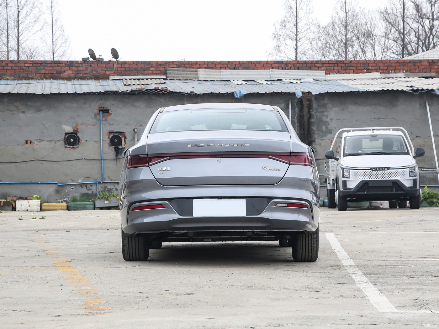 2024 BYD Qin PLUS EV Household Luxury Electric Vehicle With A Driving Range Of 420km
