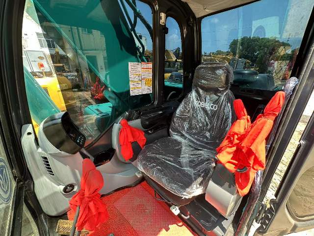 Kobelco SK200 Excavator Cab