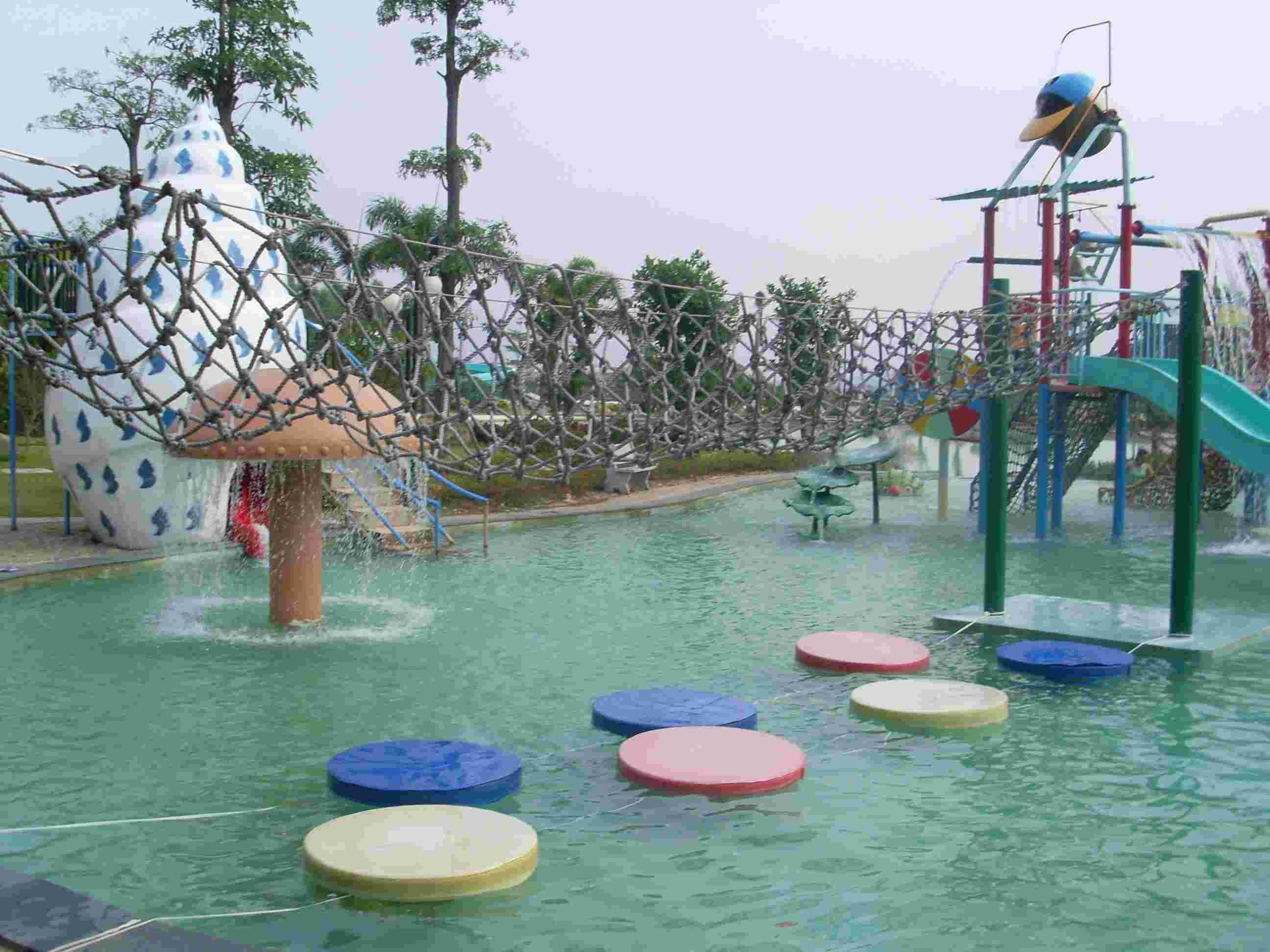Aqua Park Equipment Water Pool Aqua Play Fiberglass Lemna Minor For Family Play Fun