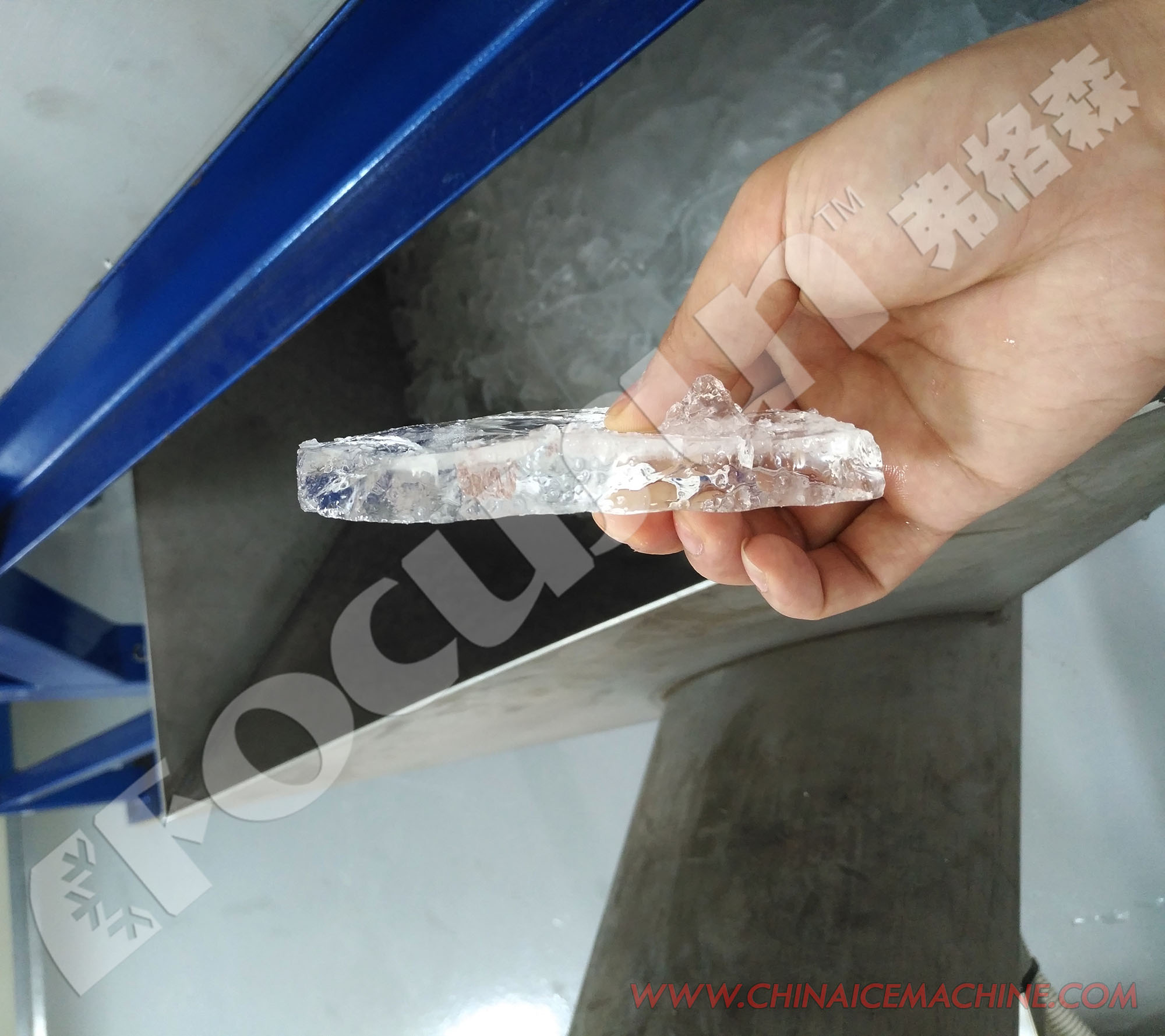 FOCUSUN Domestic 20t Plate Ice Machine 43000*2300*2500mm 72KW Installation Power