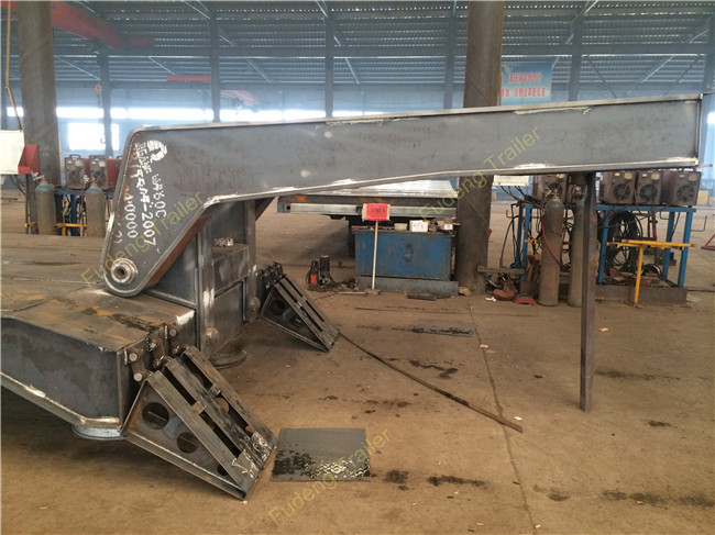 Hydraulic Gooseneck lowboy Trailer , 80 Tons Detachable front loading Low Loader Trailer
