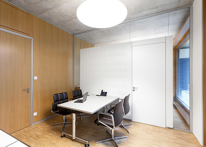 Low Maintenance Office Glass Partition Walls Perfect For Meeting Rooms Sound Insulation