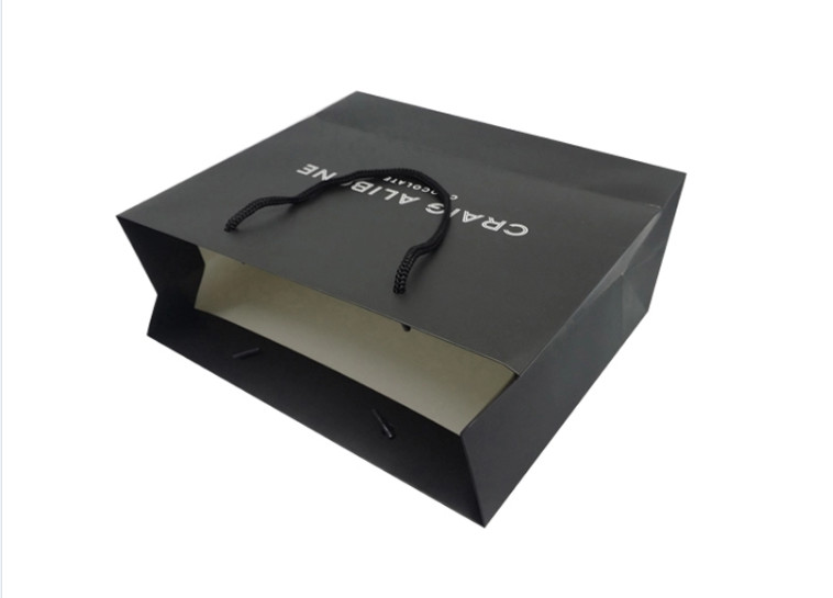 High End Custom Printed Paper Bags / Black Paper Gift Bags Embossed Surface Disposal
