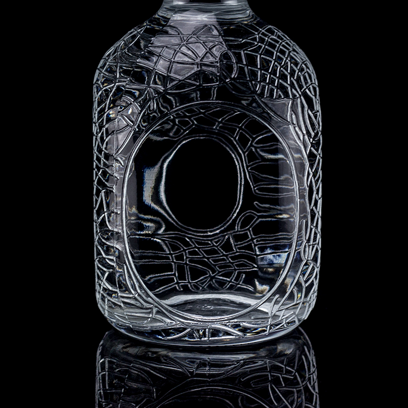 Glass Round Carved 700ml 750ml Vodka Glass Bottle Wine Bottle With Cork Sealing Type