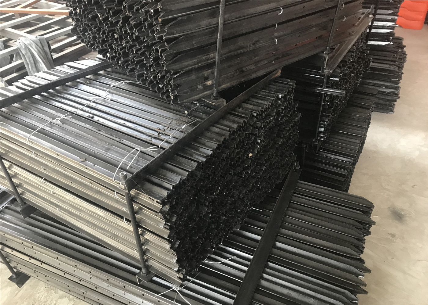 Star Picket Black Coated 0.45 meter length 1.9kg per meter