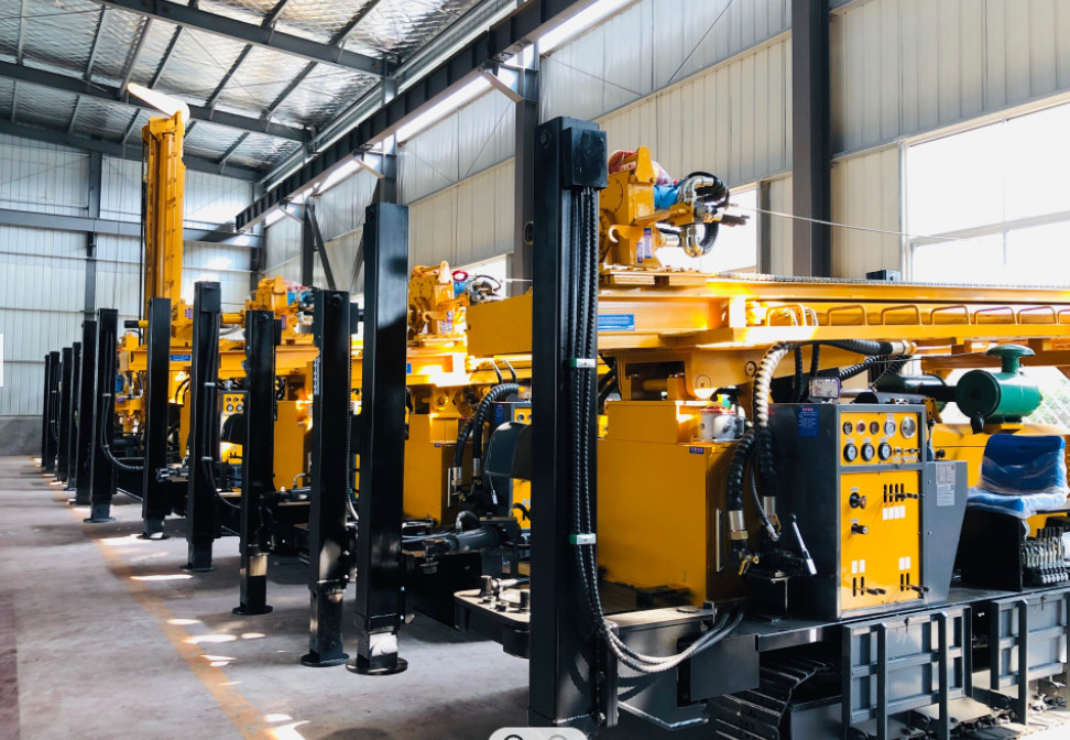200m Crawler Mounted Diesel Borehole DTH Water Well Drilling Rig Machines