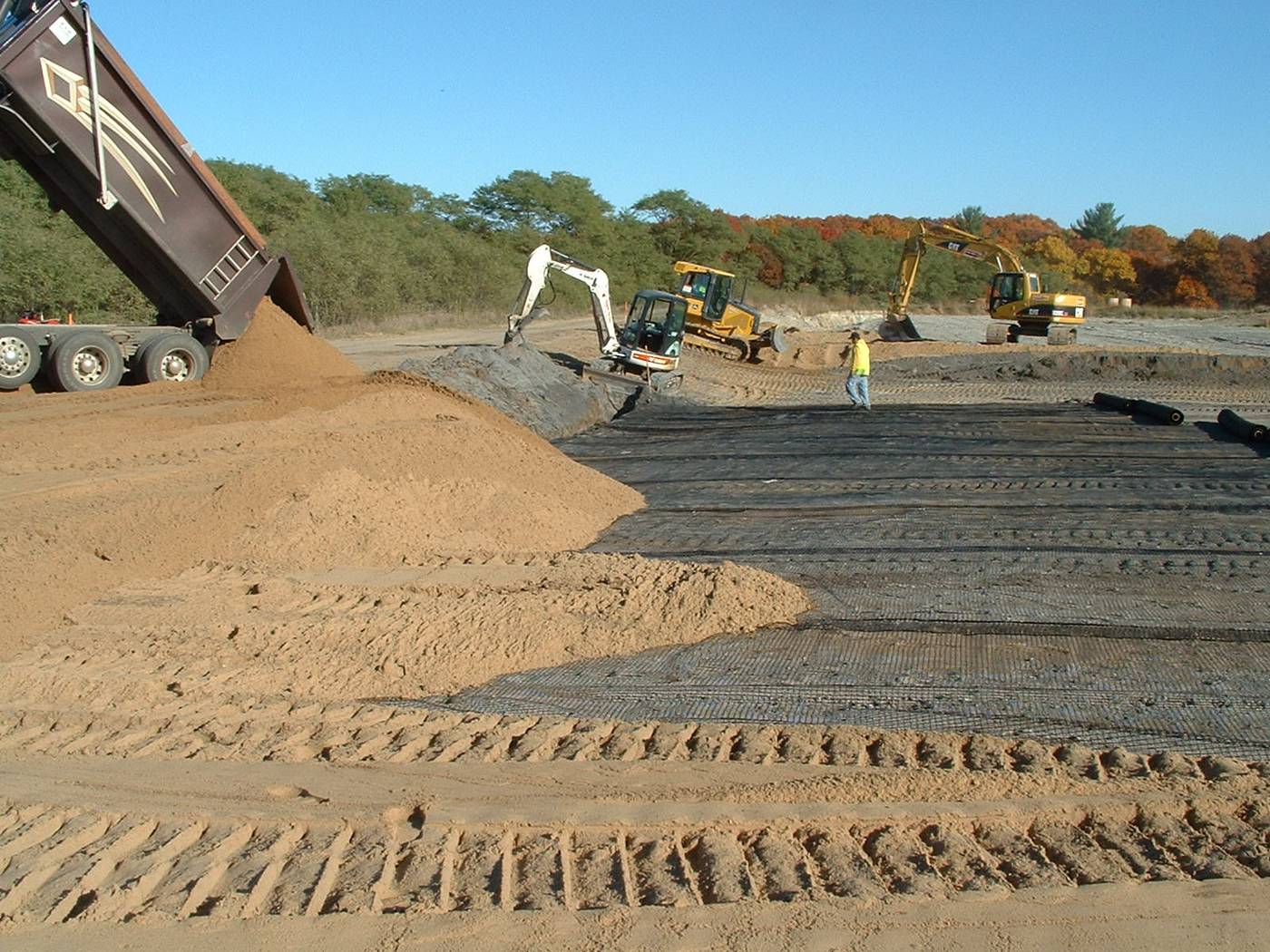 White Polyester Geogrid Reinforcement for Ground Stabilization in Civil Engineering