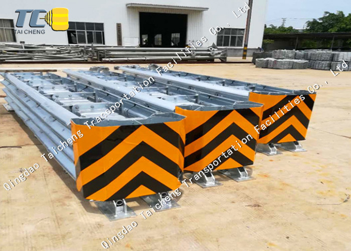 High Quality Road Safety Guardrail Can Guide The Anti Collision Barrier Crash Cushion