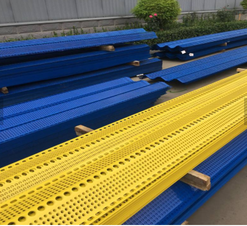 6m Length Powder Coating Twin Peak Wind Dust Proof Screen For Industrial